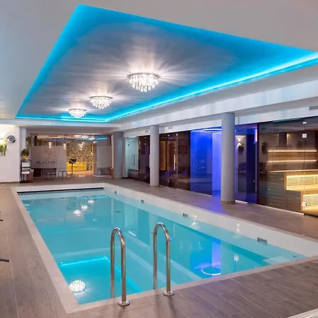 Fibula & Wellness - Adults Only Pecs