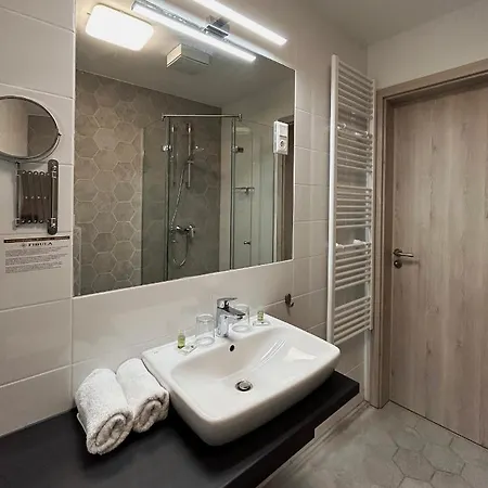 Fibula & Wellness - Adults Only 4* Pecs