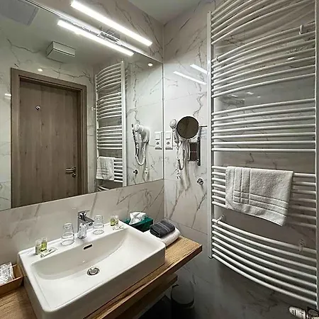 Hotel Fibula & Wellness - Adults Only Pécs
