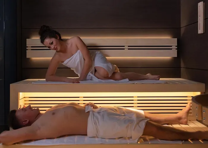 Fibula & Wellness - Adults Only